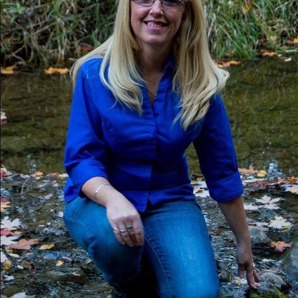 Meet your Posher, Laura - Picture 3 of 8